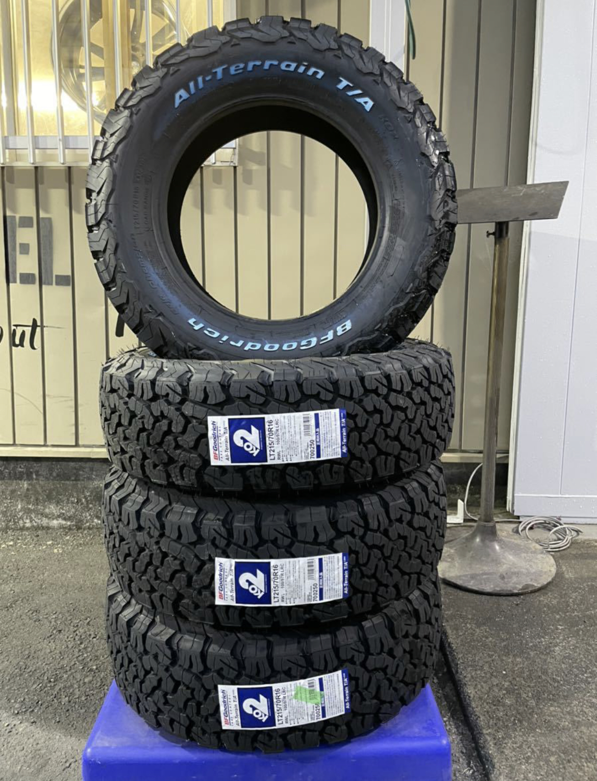 BFGoodrichのタイヤ4本 タイヤ/ホイールセット