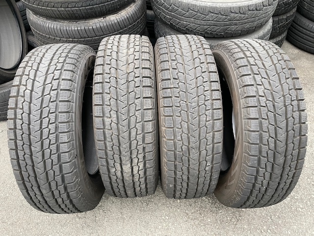 中古スタッドレスタイヤ4本セット！ヨコハマ　アイスガード G075 215/70R16 バリ溝2022年製造！デリカD:5、アルファード、エクリプスクロス